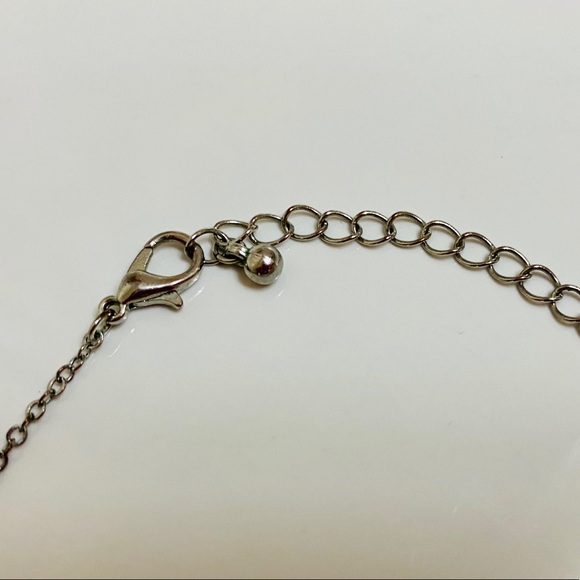 💘 Silver Arrow Necklace 💘 - Picture 6 of 7